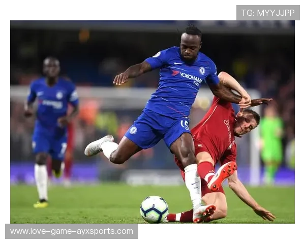 利物浦通过边路与中路双线进攻持续压制,选择多样